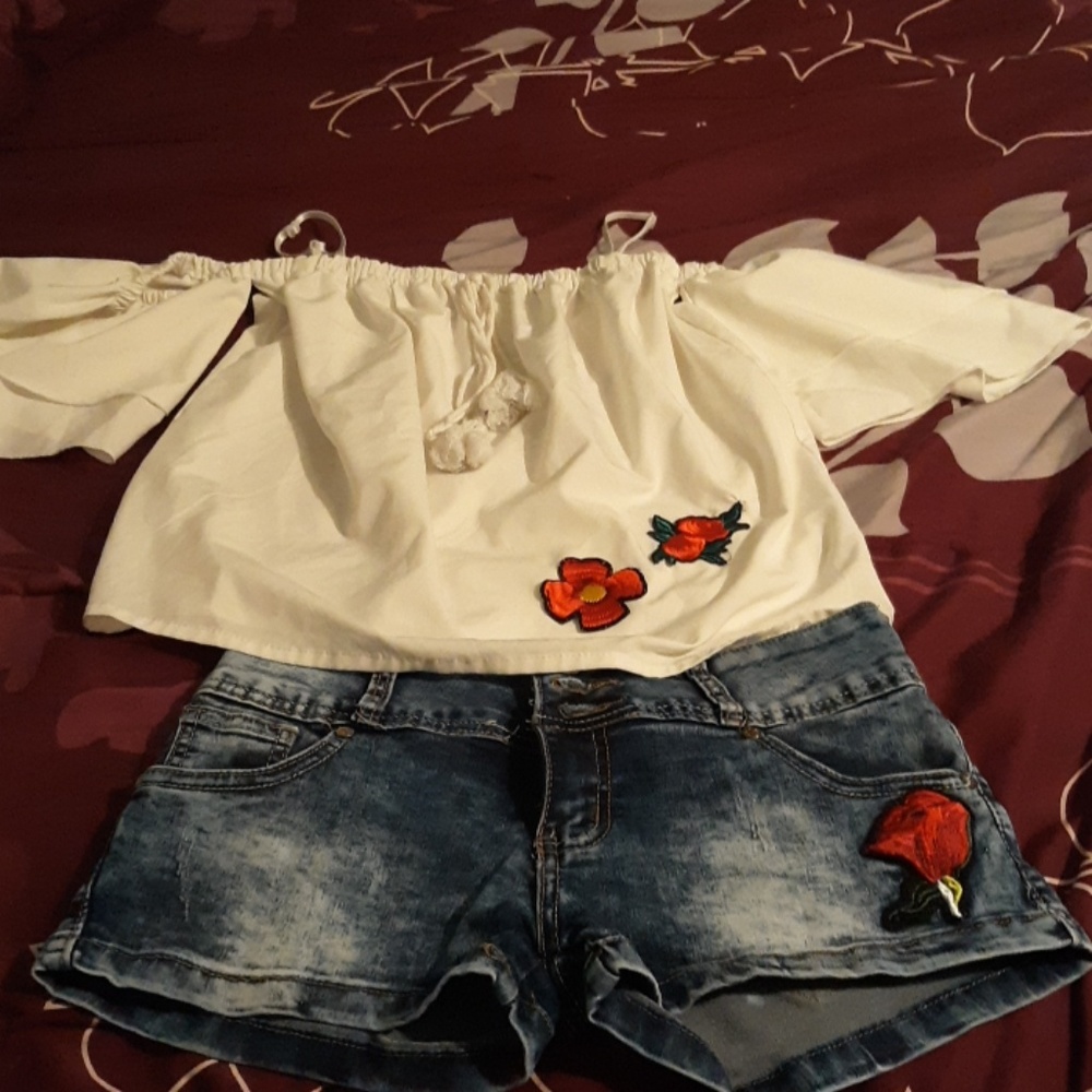 Crop qnd booty shorts